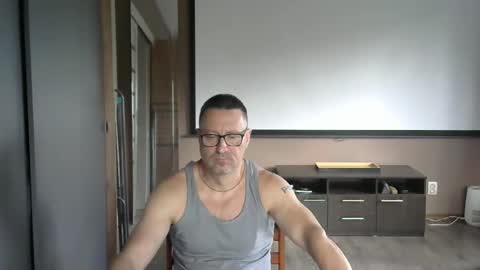 Snapshot of harrysnake chatting on 12, 9, 2025 HarrySnake online show from 12, 9, 2025