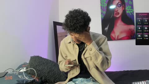 Snapshot of harrytwink18 chatting on 4, 2, 2025 HARRY online show from 4, 2, 2025