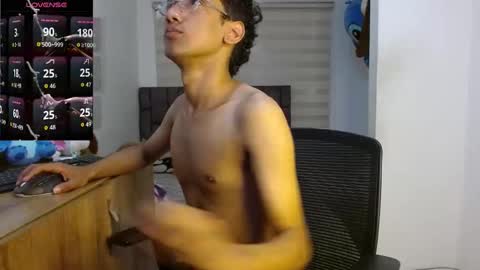 Snapshot of harrytwink18 chatting on 17, 9, 2025 HARRY online show from 17, 9, 2025