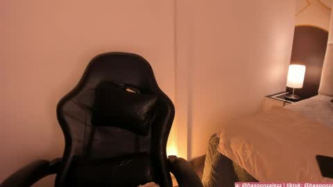 has_gonzalezz online show from 9, 4, 2026