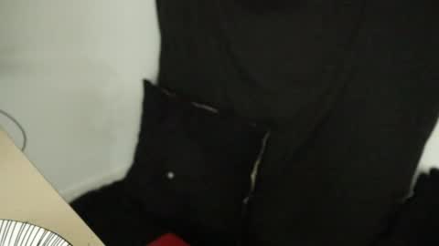 More content   2   online show from 5, 2, 2025