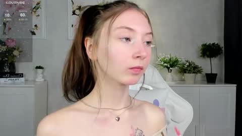Snapshot of havefunwithmee_ chatting on 15, 10, 2025 Lola online show from 15, 10, 2025