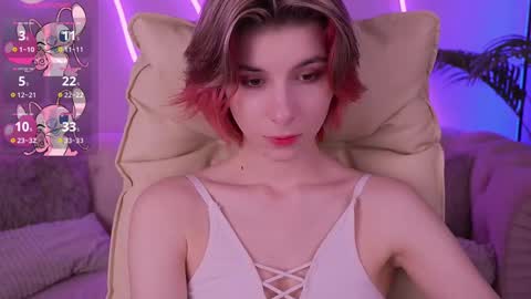 haylaamber online show from 4, 3, 2025