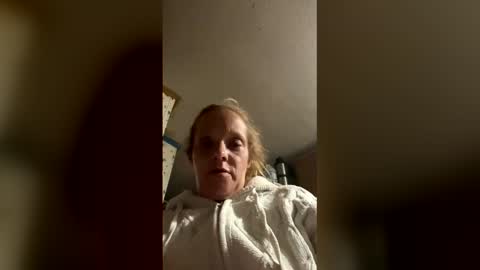 Snapshot of hayleyhuh111 chatting on 9, 6, 2026 hayleyhuh111 online show from 9, 6, 2026