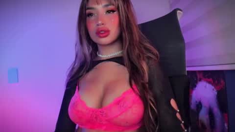 Snapshot of hazeeell chatting on 6, 3, 2025 Marie online show from 6, 3, 2025