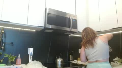 Hazel online show from 17, 4, 2026