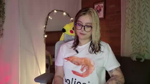 Snapshot of hazelbrownn23 chatting on 25, 2, 2026 Hazel Brown online show from 25, 2, 2026