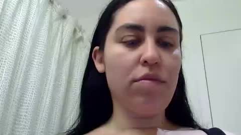 Snapshot of heatwavee chatting on 4, 1, 2025 heatwavee online show from 4, 1, 2025