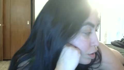 Snapshot of heatwavee chatting on 10, 11, 2025 heatwavee online show from 10, 11, 2025