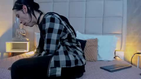 Keira Hecate online show from 1, 10, 2025