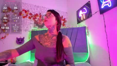 Snapshot of hecate_queen chatting on 27, 10, 2025 Hecate Queen online show from 27, 10, 2025