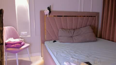 Call me Mia online show from 20, 2, 2025