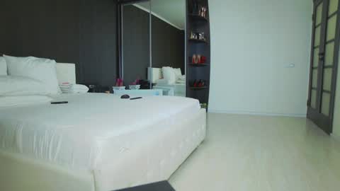 Snapshot of hefner_girl chatting on 24, 1, 2025 Helen online show from 24, 1, 2025