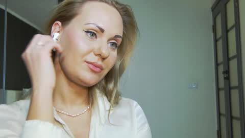 Snapshot of hefner_girl chatting on 27, 1, 2025 Helen online show from 27, 1, 2025