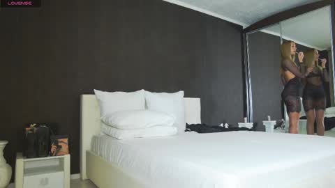 Snapshot of hefner_girl chatting on 4, 10, 2025 Helen online show from 4, 10, 2025