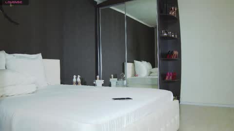 Snapshot of hefner_girl chatting on 13, 10, 2025 Helen online show from 13, 10, 2025