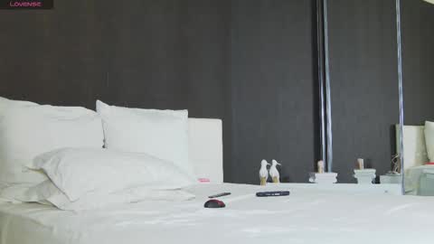 Snapshot of hefner_girl chatting on 15, 10, 2025 Helen online show from 15, 10, 2025