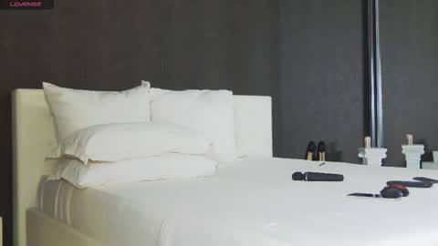 Snapshot of hefner_girl chatting on 28, 10, 2025 Helen online show from 28, 10, 2025