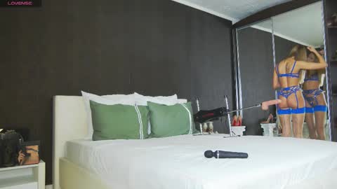 Snapshot of hefner_girl chatting on 16, 11, 2025 Helen online show from 16, 11, 2025