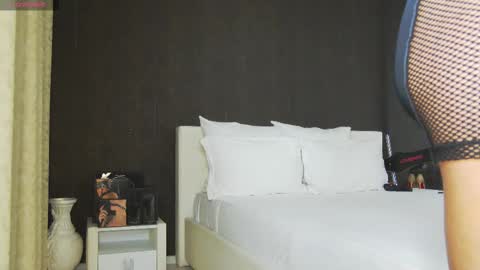 Snapshot of hefner_girl chatting on 1, 12, 2025 Helen online show from 1, 12, 2025