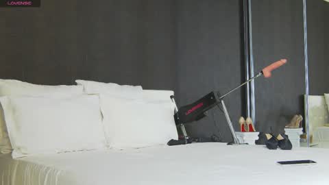 Snapshot of hefner_girl chatting on 16, 12, 2025 Helen online show from 16, 12, 2025