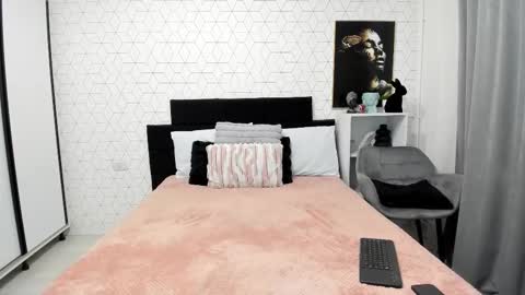 Snapshot of heidixcutie chatting on 5, 11, 2025 Heidi online show from 5, 11, 2025