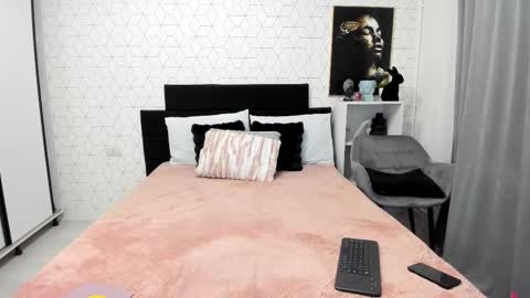 Snapshot of heidixcutie chatting on 13, 11, 2025 Heidi online show from 13, 11, 2025