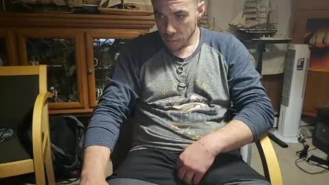 Snapshot of heisherrmann chatting on 19, 4, 2026 xxScubaStevexx online show from 19, 4, 2026