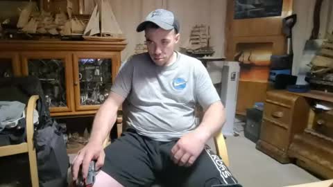 Snapshot of heisherrmann chatting on 20, 4, 2026 xxScubaStevexx online show from 20, 4, 2026