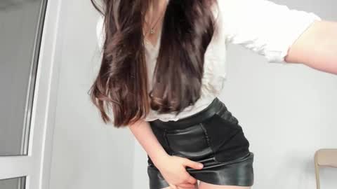 Hi I am Helen online show from 17, 12, 2025