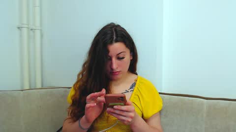 helen_adams_ online show from 25, 12, 2024