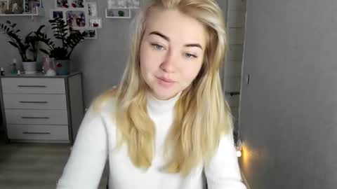 Snapshot of helen_angel_girl chatting on 5, 12, 2025 Helen sven online show from 5, 12, 2025