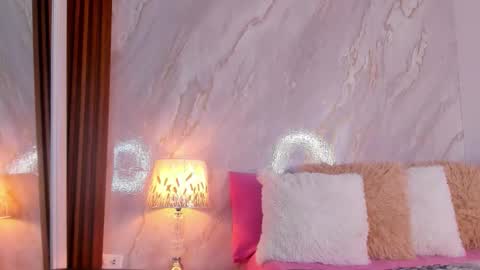 Helena Santos  online show from 11, 2, 2026