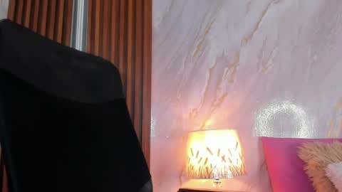 Helena Santos  online show from 18, 4, 2026