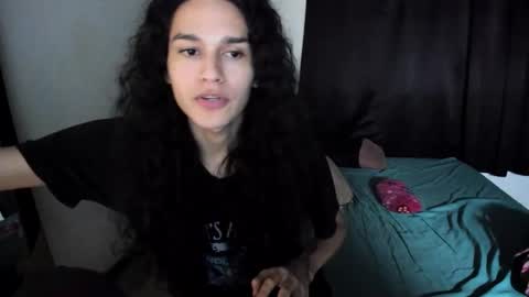 Snapshot of helena_spellman chatting on 18, 11, 2025 helena_spellman online show from 18, 11, 2025