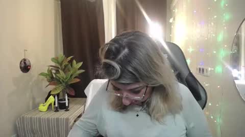 helenenigma online show from 30, 1, 2025