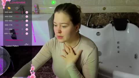 helenhartt online show from 10, 11, 2025