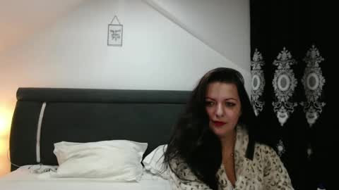 Snapshot of helenhh chatting on 10, 12, 2024 helenhh online show from 10, 12, 2024