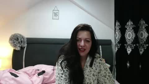 Snapshot of helenhh chatting on 24, 2, 2025 helenhh online show from 24, 2, 2025