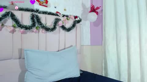 Snapshot of helenn_diaz chatting on 14, 12, 2025 helenn online show from 14, 12, 2025