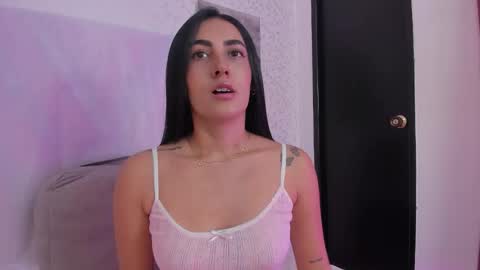 Snapshot of helenn_monroy1 chatting on 1, 11, 2025 online show from 1, 11, 2025