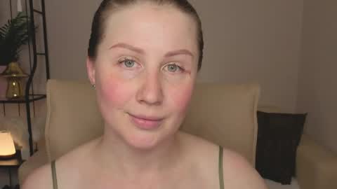 Snapshot of helens_lov chatting on 7, 6, 2026 Helen online show from 7, 6, 2026
