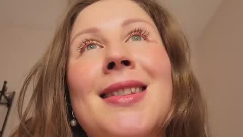 Snapshot of helens_lov chatting on 5, 7, 2026 Helen online show from 5, 7, 2026