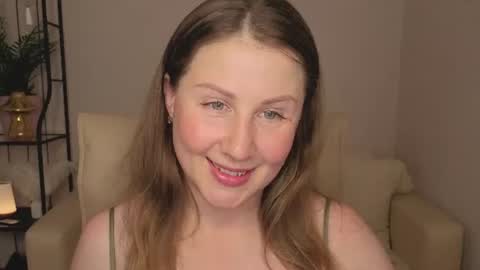 Snapshot of helens_lov chatting on 13, 7, 2026 Helen online show from 13, 7, 2026