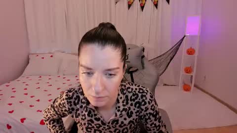 Snapshot of helentasty_ chatting on 30, 10, 2025 Helen online show from 30, 10, 2025