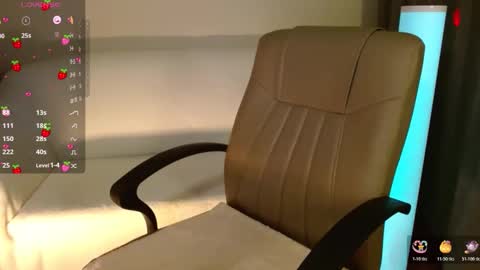 HelenXLove online show from 12, 11, 2025