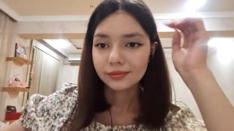 Snapshot of helgakraszewski chatting on 10, 9, 2025 Alice online show from 10, 9, 2025