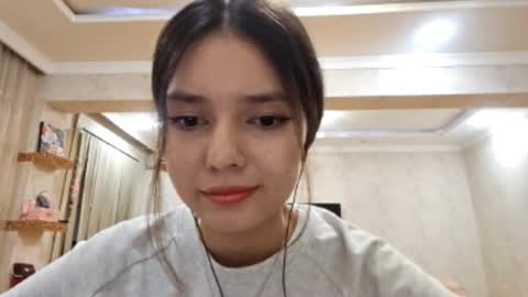 Snapshot of helgakraszewski chatting on 12, 9, 2025 Alice online show from 12, 9, 2025