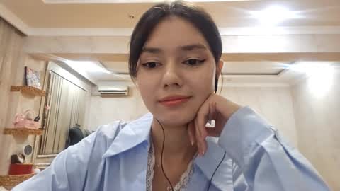 Snapshot of helgakraszewski chatting on 5, 10, 2025 Alice online show from 5, 10, 2025