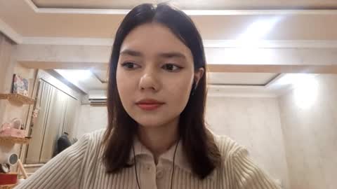 Snapshot of helgakraszewski chatting on 11, 10, 2025 Alice online show from 11, 10, 2025